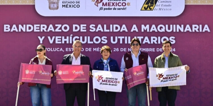 Entrega Gobernadora Delfina Gómez maquinaria para bacheo y rencarpetado