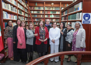 Reconoce Congreso del Estado a luchadoras sociales con la entrega de la presea del poderío de las mujeres sonorenses 2024.