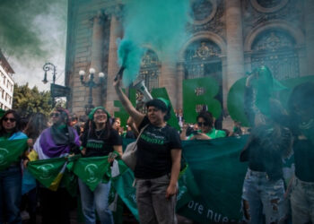 CDMX: exigen descongelar iniciativa de ley sobre aborto