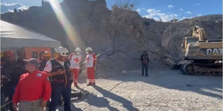 Derrumbe en mina de Sinaloa deja cinco trabajadores atrapados