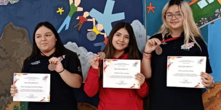 Ganan alumnas de Cobach Sonora medalla de bronce en Olimpiada Mexicana de Matemáticas