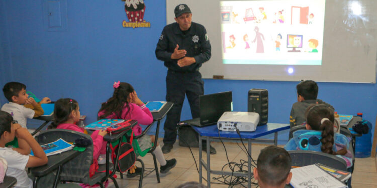 Instalan Comité De Seguridad Escolar Con Padres De Familia De La Primaria Rafael Amaya En La Pioneros