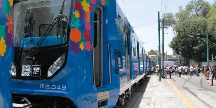 Opera con normalidad el Tren Ligero tras incidente con una reja