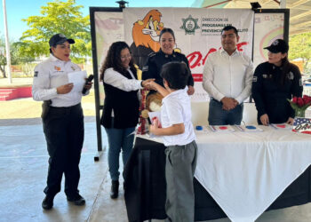 Estudiantes De La Primaria Jaime Torres Bodet Se Gradúan Del Programa DARE