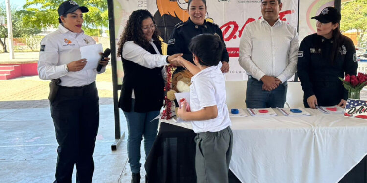 Estudiantes De La Primaria Jaime Torres Bodet Se Gradúan Del Programa DARE