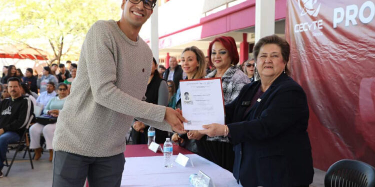 Promueve Cecyte Sonora campaña de titulación con egresados