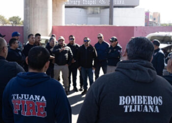 Protestan bomberos de Tijuana contra sistema de pensiones