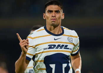 Obligados a la victoria para asegurar su boleto directo a la Liguilla, Pumas modificó su postura en el compromiso y comenzó a crear mayores oportunidades al ‘explotar’ las bandas con llegadas por parte de César ‘Chino’ Huerta.