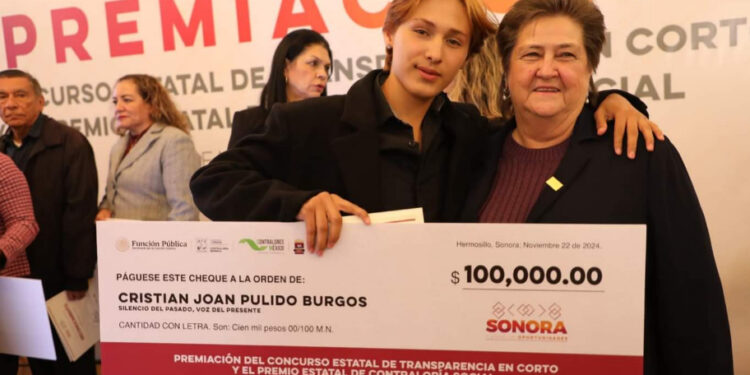 Asiste La Dr. Blanca Valenzuela al Premio Estatal de Contraloria y Concurso Transparencia en Corto Sonora 2024