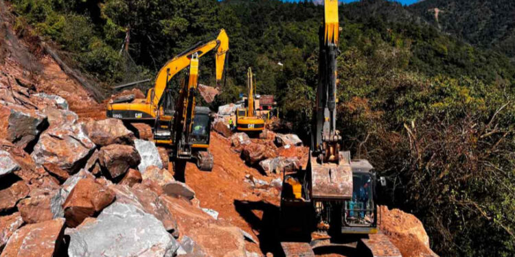 Supervisa SICT trabajos de estabilización tras derrumbe en autopista Puebla-Veracruz