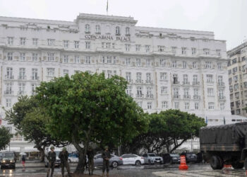 Tropas, blindados y buques de guerra protegen la cumbre del G20 en Brasil