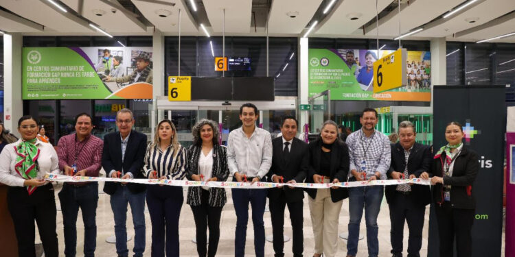 Gobernador Durazo, principal gestor para mejorar conectividad aérea: Roberto Gradillas
