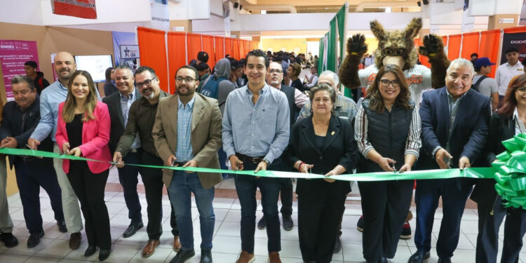 Atiende Gobierno de Sonora a microempresarios y emprendedores en Expo Pymes Universitaria 2024