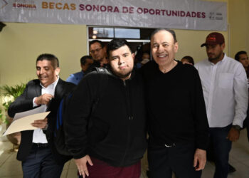 Con calles rehabilitadas, transporte, educación y salud, Gobernador Durazo cumple a nogalenses