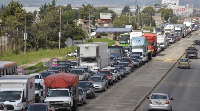 Vecinos retiran bloqueo en carretera México-Toluca