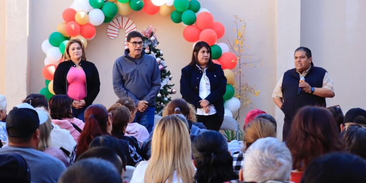 Entrega Alcalde 250 cenas navideñas