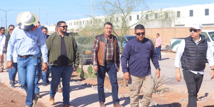 Presidente Lamarque supervisando obras para garantizar el bienestar de las familias de Cajeme