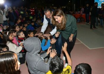 Desean Toño Astiazarán y Patty Ruibal a hermosillenses felices fiestas esta Navidad acompañados de sus seres queridos