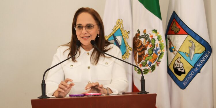 Presenta Ayuntamiento de Guaymas a las y los candidatos a reina y rey del Carnaval Guaymas 2025 “La fiesta es nuestra”.