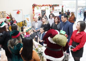 Estudiantes protagonizan con éxito el evento artístico y cultural “Tiempo de Paz. Un Cuento de Navidad”