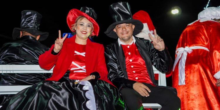 Realiza DIF Huatabampo Desfile Navideño 2024