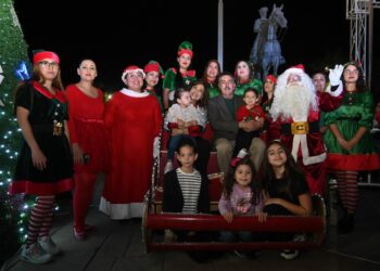 Se enciende la magia en Cajeme con su emblemático ARBOL DE NAVIDAD