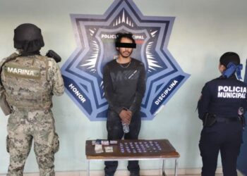 En operativo conjunto SSPM y Marina captura a uno con droga y otro con arma blanca