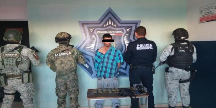 Aprehende SSPM en operativo mixto a sujeto con droga en la colonia Hidalgo