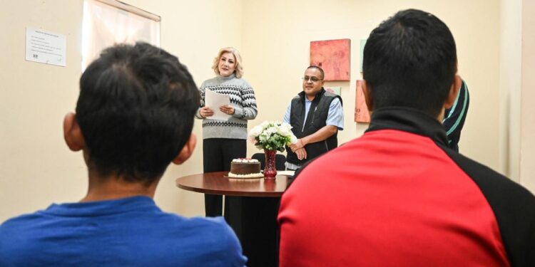 BRINDA DIF CAJEME EL MEJOR REGALO DE NAVIDAD PARA JORGE: una familia que lo ama