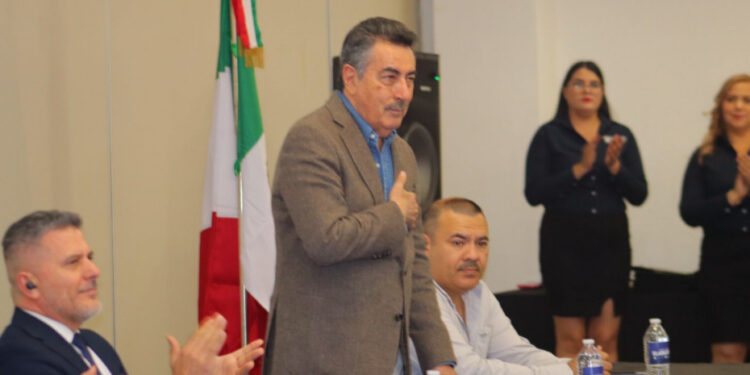 Asiste Javier Lamarque Graduación De Alumnas Y Alumnos De La Universidad Hispana (Ceuno)