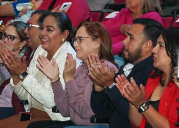 Celebra CADI festival «La magia de la navidad «