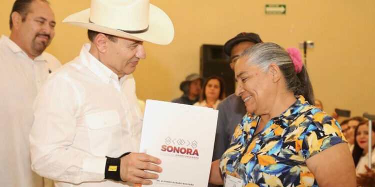 Durazo disminuye la pobreza en Sonora