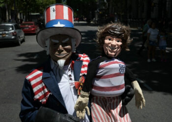 Enfrenta Milei reveses en las calles y en la política