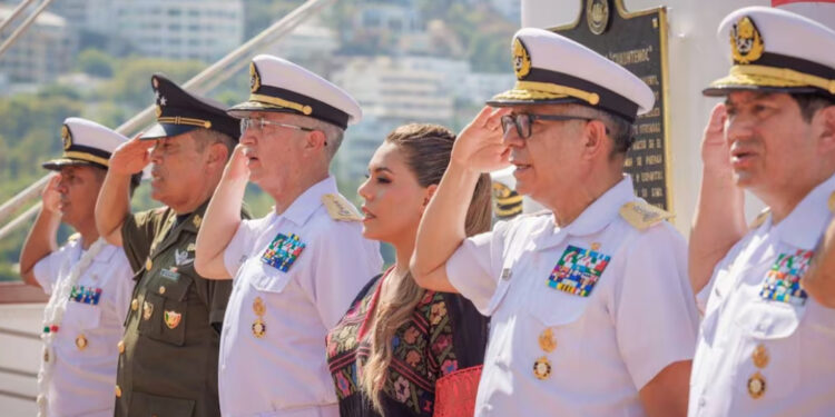 Evelyn Salgado asiste a ceremonia de arribo del Buque Escuela Cuauhtémoc; destaca su labor como mensajero de paz