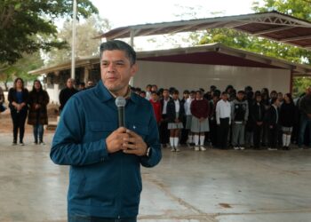 Visita alcalde Secundaria Técnica Número 50 de la Loma del Etchoropo