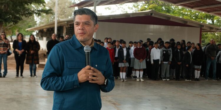 Visita alcalde Secundaria Técnica Número 50 de la Loma del Etchoropo