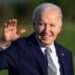 Biden cancela deuda estudiantil de miles de empleados públicos
