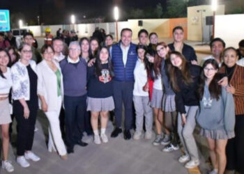 Beneficia Toño Astiazarán a familias del sur poniente y estudiantes de Cobach Villa Bonita con ‘Camina Segura’