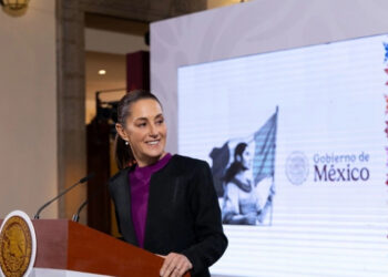 Niega Sheinbaum acusaciones de amenazas contra ministros y jueces