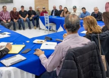 Sostiene reunión de trabajo sector pesquero de alta mar
