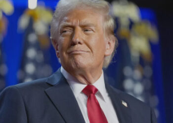 Trump amenaza a países del BRICS con aranceles del 100% si sustituyen al dólar