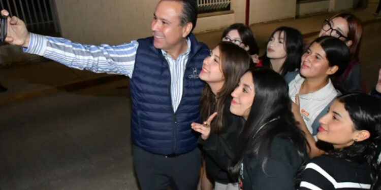 Impulsa Toño Astiazarán participación de jóvenes en programas de gobierno