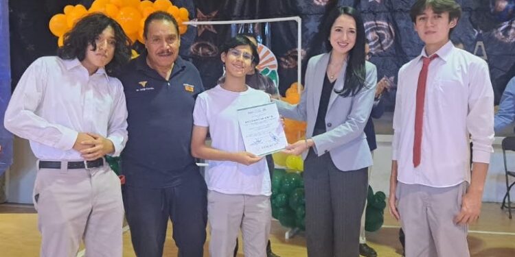 Desarrolla alumnado de Cobach Sonora proyecto de asfalto plástico