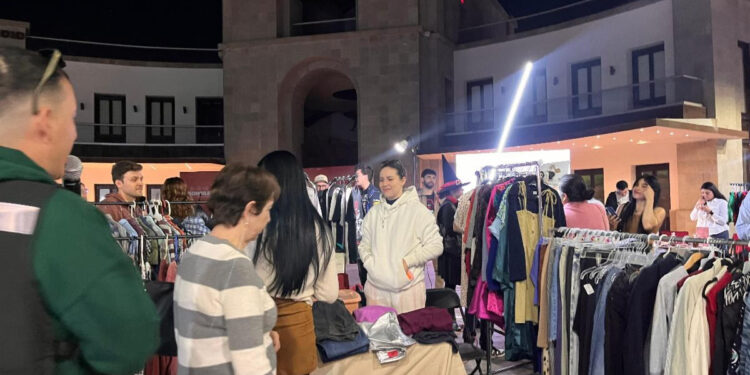 Con éxito organiza el Gobierno de Sonora Bazar Joven en la Plaza Bicentenario