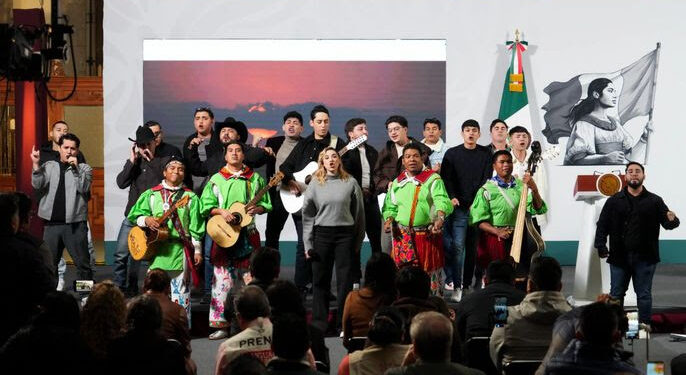 Presidenta Claudia Sheinbaum presenta el himno migrante en homenaje y los paisanos que viven en Estados Unidos