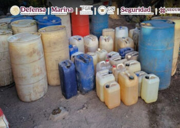 En el estado de Hidalgo, se ejecutaron seis órdenes de cateo en predios utilizados para almacenar hidrocarburo y se detuvo a cinco personas