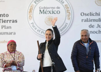 Presidenta Claudia Sheinbaum reconoce y restituye tierras a comunidades  RARÁMURIS de la sierra Tarahumara en Chihuahua