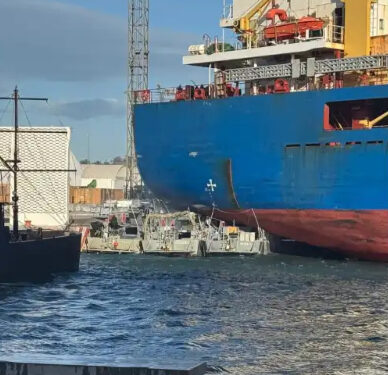 Veracruz: se ‘estampa’ buque