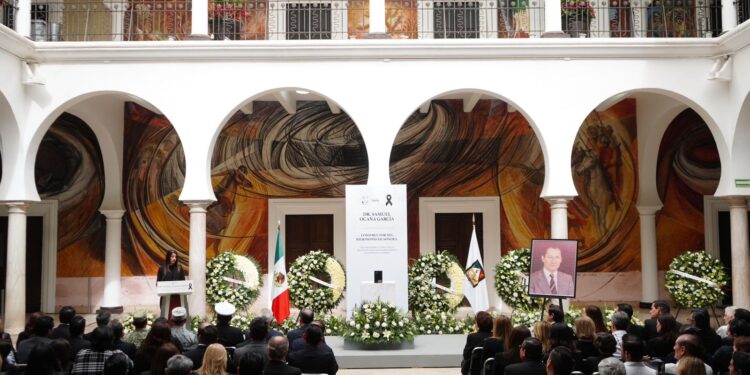 Honra Gobernador Durazo legado del Dr. Samuel Ocaña con homenaje póstumo en Palacio de Gobierno