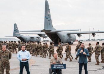 Texas despliega a más de 400 soldados en la frontera con México